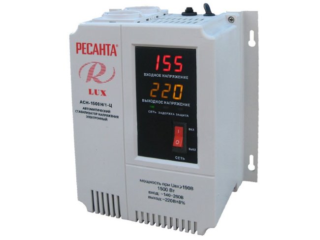 Однофазный цифровой настенный стабилизатор серии LUX РЕСАНТА АСН-1500Н/1-Ц
